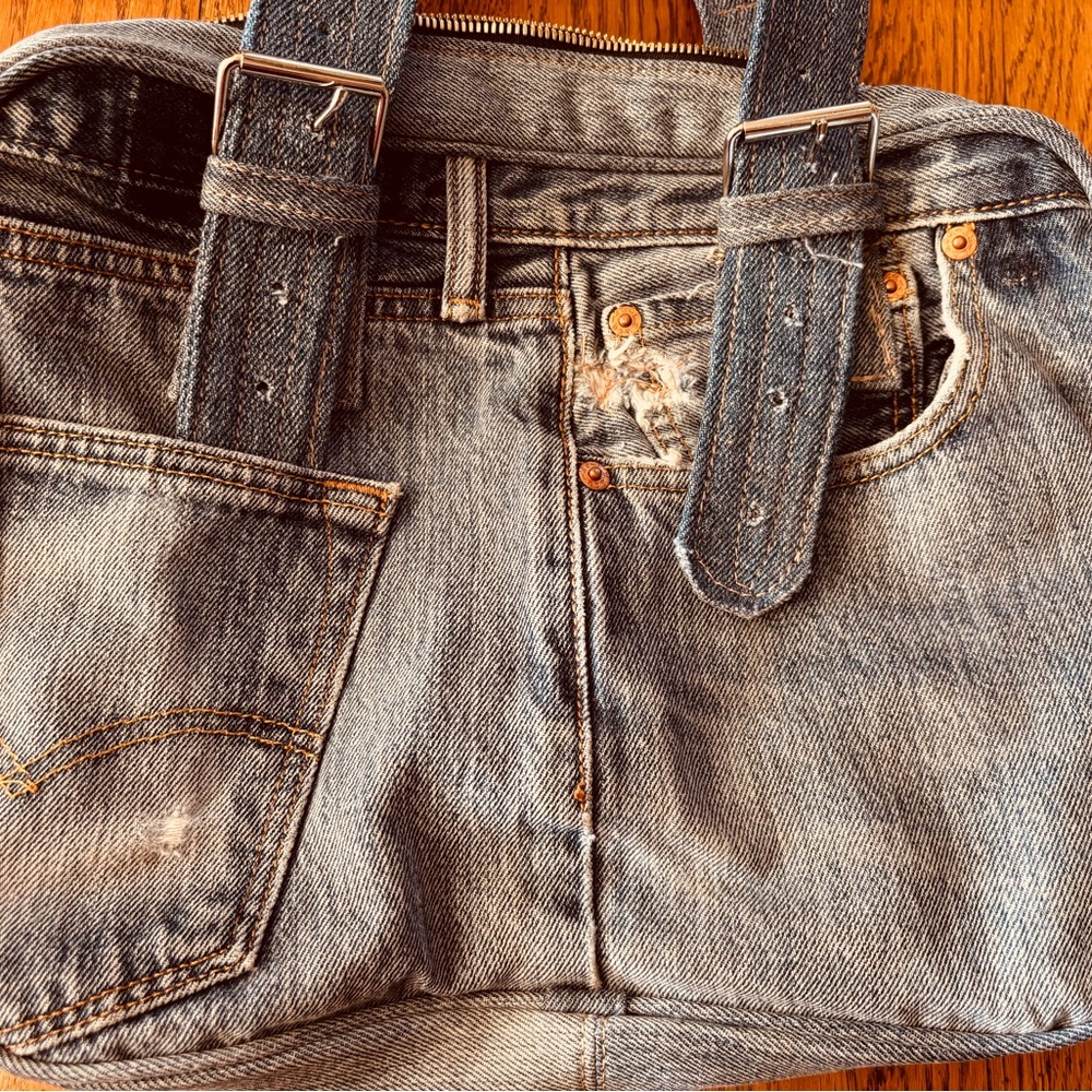 Levi’s Upcycled Vintage Denim Shoulder Bag - Picture 4 of 6